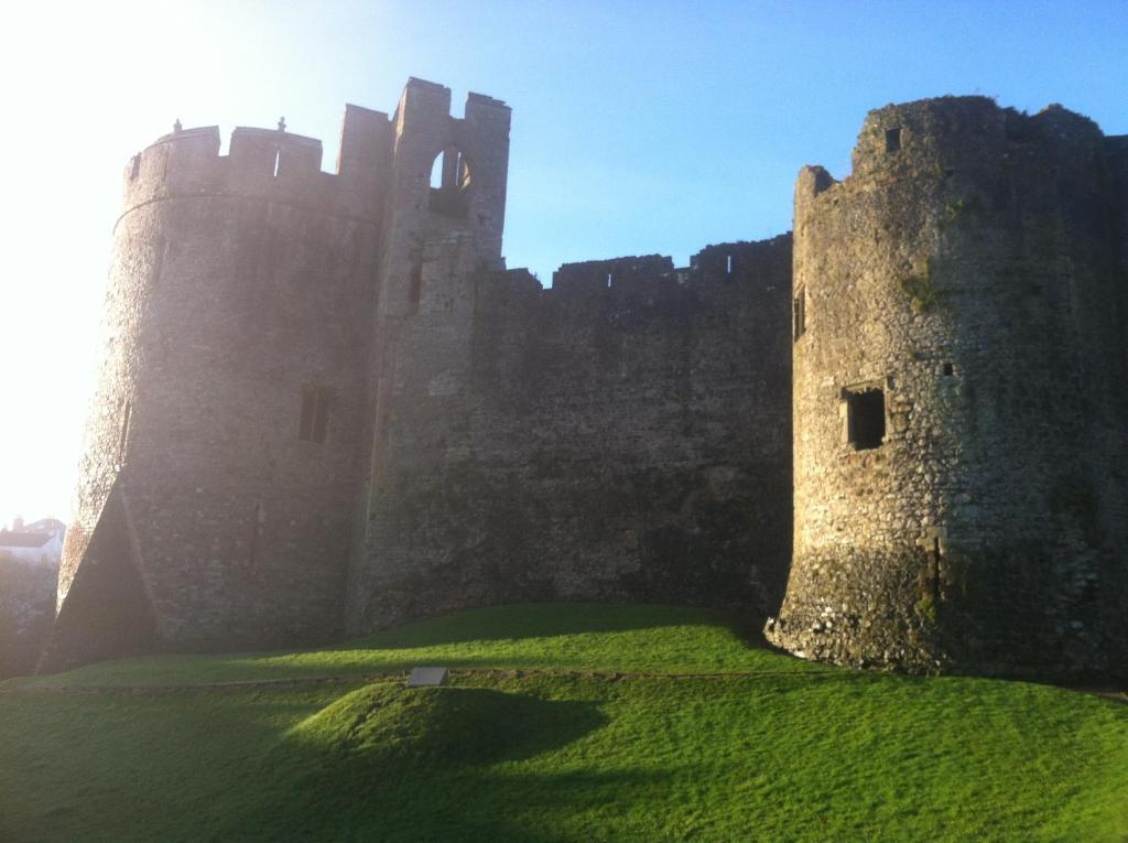The Three Tuns Hotel Chepstow Buitenkant foto